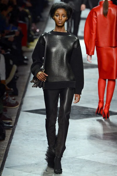 Look 14